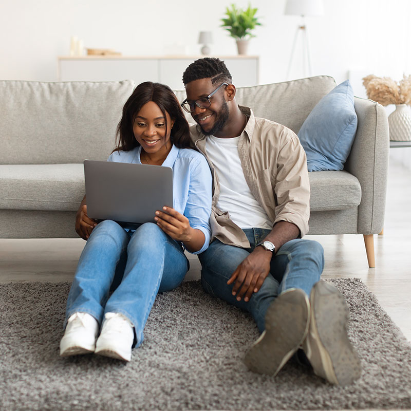 couple visiting inmate on a laptop